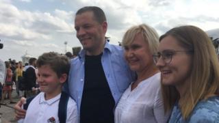 Роман Сущенко с близкими