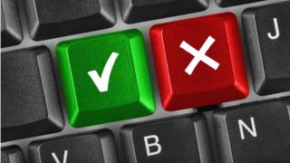 Teclas com sinais positivo e negativo