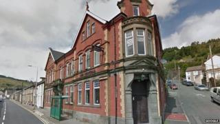 Gwesty Canolog ym Mlaenclydach