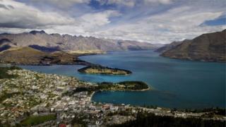 Queenstown, Sealan Nuadh.