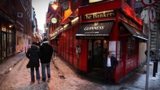 Pub en Irlanda llamado "El Banquero".
