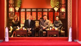 Dùng trà trong Tử Cấm Thành: Hai nhà Trump và Tập trong ngày đầu chuyến thăm của Tổng thống Mỹ sang Bắc Kinh 08/11/2017