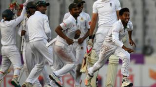 দ্বিতীয় টেস্টে সবশেষ উইকেট শিকারের পর মেহেদি হাসান মিরাজের উচ্ছ্বাস