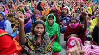 গত কয়েকদিন ধরে বাংলাদেশে শ্রমিকরা বিক্ষোভ করছে