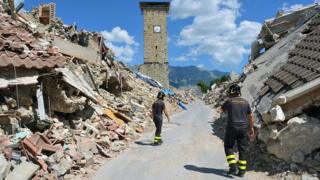 Un séisme de magnitude 4,0 lundi soir 21 août à Ischia, une île très touristique au large de Naples, a fait au moins deux morts et environ 25 blessés.