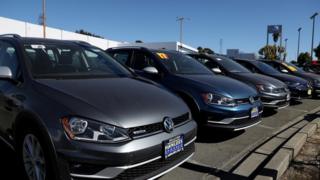 Дилер VW в Калифорнии.