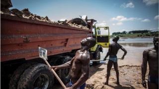 Osi akoyanrin kan nibi iṣẹ