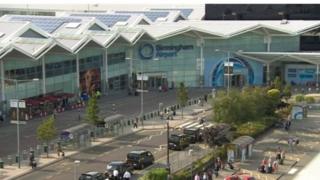 Birmingham Airport air traffic control fault halts flights  BBC News