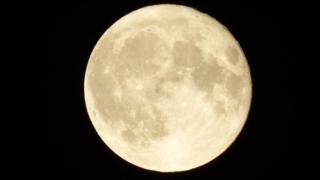 'Moonbow' And Hunter's Moon Inspire England Photographers - BBC News