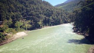 तामाकोशी नदि