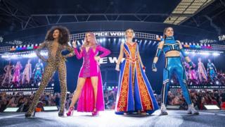 Spice Girls bongeye gusubirana, ku wa gatandatu bakoze igitaramo cy'imbaturamugabo kuri sitade ya Wembley