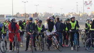 47 فتاة تشارك في السباق الذي بلغ طوله 10 كيلومترات