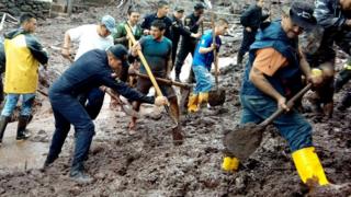 Rescatistas trabajan en Manizales