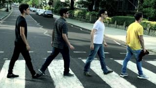 From left to right: Pedro Pontes, Murilo Moraes, Giuseppe Turchetti and Gian Seneda on the Abbey Road crossing