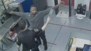 Leston Lawrence aranırken