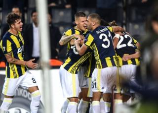 Fenerbahçeli futbolcuların gol sevinci