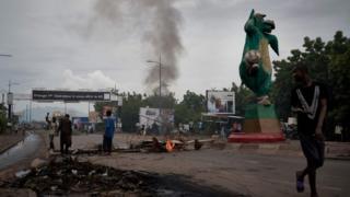 Mali government ‘open to talks’ as violent protests continue