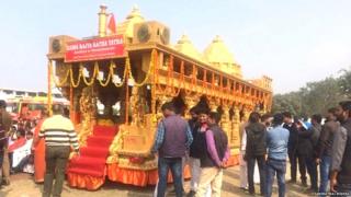 राम राज्य रथ यात्रेतील रथाची प्रतिकृती