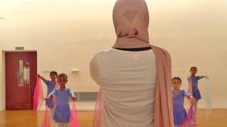 Maisie Byers teaching her class