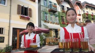 ခရီးသည်လာအောင် ဆွဲအားကောင်းတဲ့ မြို့ငယ်လေး