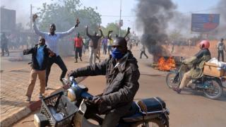 Après la publication de caricatures du prophète Mahomet par le journal français Charlie Hebdo en 2015, des émeutes anti-chrétiennes avaient fait 10 morts à Niamey, en janvier 2015.
