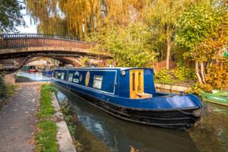 A narrow boat on the Oxford canal