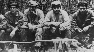 Che ao lado de guerrilheiros