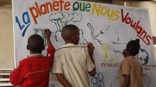 Des centaines d'enfants de Pointe-Noire ont pris part à la 1ère édition de la parade des petits écolos, dans le cadre de la Journée mondiale de l'Environnement.