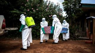 Gushyingura abishwe na Ebola bikorwa mu buryo bwihariye kuko imirambo yabo yanduza cyane