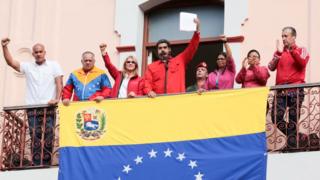 Maduro ayaa ku eedeeyay Mareykanka iney isaga afgambinayaan