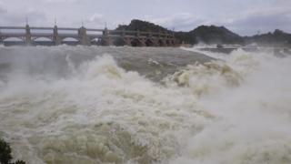காவிரி கரையோரத்தில் சிவப்பு எச்சரிக்கை