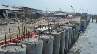 El espolón a medio construir