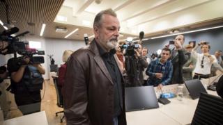 Eirik Jensen oo 60 jir ah ayaa mar ahaa madaxa booliiska la dagaalama dambiyada abaabulan ee Oslo
