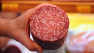 Un embutido de salami