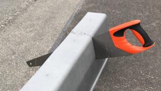 Plastic kerbstone