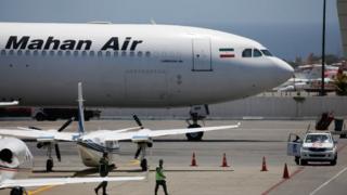 El avión de Mahan Air llegó al aeropuerto Simón Bolívar de Maiquetía, que sirve a Caracas, en torno al mediodía de este lunes.