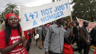 Abari mu rugendo rwo kwibuka abishwe na Al Shabaab i Garissa muri Kenya