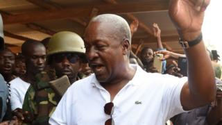 Ahejeje gutora, Prezida Mahama yavuze ko ata mwikomo afise ku bijanye n'ikiringo ciwe ca mbere atwara