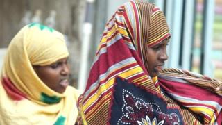 Ces ghanéens en situation irrégulières, exerçant des travaux de domestiques ou de gardiens, dans le royaume saoudien ont fait l'objet d'abus et de maltraitances à plusieurs reprises.