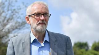 Brexit: Corbyn plans to call no-confidence vote to defeat no-deal