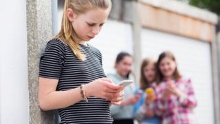 Psychiatrists to quiz kids on social media 2