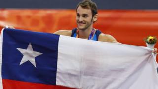 Tomás González