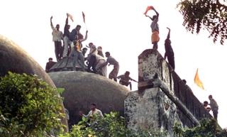 6 ડિસેમ્બર 1992ની બાબરી ધ્વંશની ઘટનાની ફાઇલ તસવીર