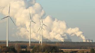 Ветровые турбины и электростанция