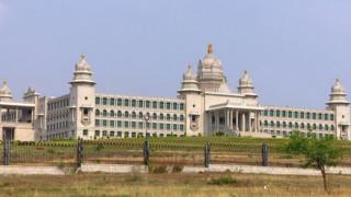 बेळगावमधील कर्नाटक विधानसभेची इमारत