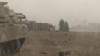 モスル市内を臨むイラク軍(11月1日)