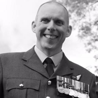 Yr Isgapten Geraint Roberts