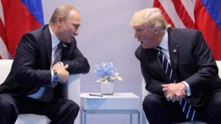 Владимир Путин менен Дональд Трамп расмий жолугушууда эки саат аңгемелешти