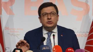 CHP Genel Sekreteri Muharrem Erkek, başvuru dilekçesinde "OHAL döneminde 24 Haziran 2018 tarihinde gerçekleşen Cumhurbaşkanı ve Milletvekili Genel Seçimlerinde de "bir şeyler olduğu" açıkça ortaya çıkmıştır. "Kimlerin ve nasıl gerçekleştirdiğini bilmiyoruz ama, kesinlikle bir şeyler oldu" ifadelerini kullandı.
