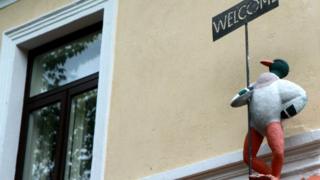 Ужупис приветствует своих гостей